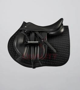 Manta de silla de montar inglesa duradera y transpirable, fabricada con paneles acolchados suaves que proporcionan un ajuste equilibrado y control de presión. - Product Image 5