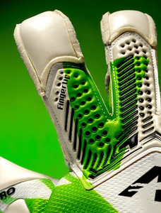 ถุงมือผู้รักษาประตูฟุตบอลคุณภาพสูงสำหรับทุกเพศ  ป้องกันการลื่น  ปรับได้ด้วยสายรัดข้อมือแบบตะขอเกี่ยว  ระบายอากาศได้ดี กันน้ำ  โดย Ako - Product Image 2