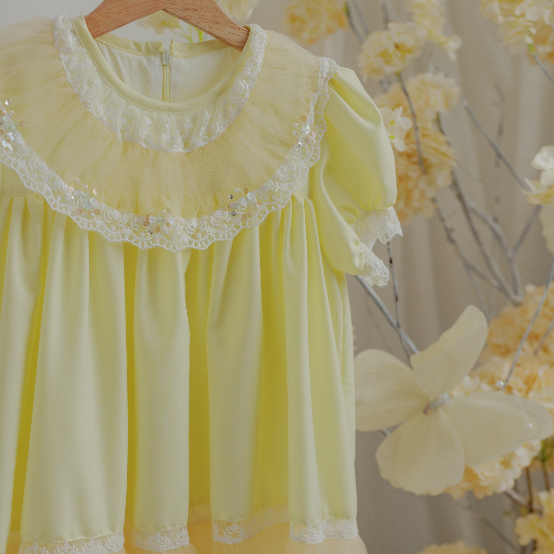 สีเหลือง