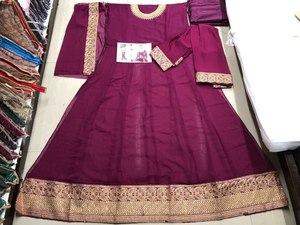 Entrez dans la sophistication avec cette robe brodée Fox Georgette salwar kameez/ trending designs en salwar kameez de luxe - Product Image 5