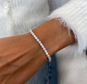 Pulsera de Diamantes de Moissanita de Lujo para Mujer con un Brillo Impresionante y un Ajuste Cómodo, Perfecta para Uso Diario, de la India - Product Image 4