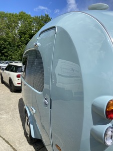 Achetez une nouvelle caravane de camping BareFoot Teardrop légère en alliage d'aluminium, pour 4 personnes, caravane de voyage moderne, charge utile maximale de 1001-2000 kg - Product Image 5