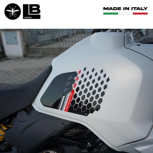 Adesivi 3D Compatibili con Ducati DesertX per Protezione Laterale del Serbatoio Moto, Funzionanti Come Paraserbatoi - Product Image 1