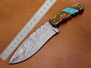 OEM Customizable Damascus Steel Hunting <b>Knife</b> Handmade Resin Handle <b>Twisted</b> Pattern Leather Sheath for EDC - Product Image 3