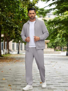 Ensemble survêtement homme en molleton français 300GSM personnalisé, deux pièces, sweat-shirt et jogging, couleur bordeaux unie, logo brodé, coupe premium - Product Image 2