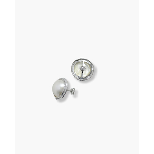 Boucles d'oreilles à clous en perles Mabe - Élégantes, classiques, intemporelles - Product Image 2