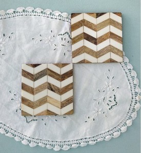 Posavasos Artesanales de Madera de Acacia y Madreperla de la Mejor Calidad, Posavasos de Madera Hechos a Mano para Bebidas y Té - Product Image 1