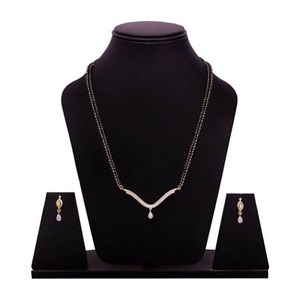 Joyería Étnica Religiosa de Jharkand V, Chapada en Oro Rosa, con Cristales y Patrón de Constelación, para Compromiso o Aniversario - Product Image 3