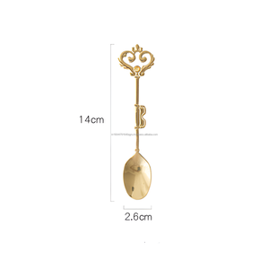 Juego de tenedor de cuchara mini con diseño de corona y llave vintage de metal dorado de lujo - Product Image 4