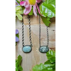 Collier Navajo New Lander en Variscite, Argent Sterling Plaqué Or, Chaîne Corde, Forme Fleur, Diamant et Perle, Idéal Cadeau pour Fêtes - Product Image 1