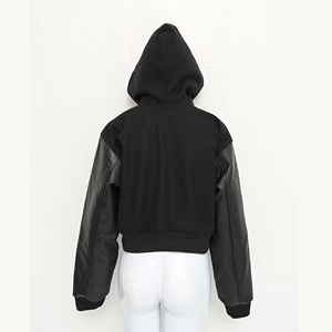 Veste bomber courte en cuir de style universitaire avec logo personnalisé, veste de baseball streetwear matelassée avec broderie en chenille - Product Image 4