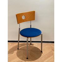 Chaises de salle à manger modernes ergonomiques en cuir PU durable avec pieds en métal chromé, design tendance de luxe léger de petite taille pour la salle à manger à domicile