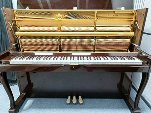 เปียโนยามาฮ่า W110B รุ่นวินเทจ นำเข้าจากญี่ปุ่น งานฝีมือชั้นเยี่ยม คุณภาพสูง สีน้ำตาล ให้เสียงนุ่มนวล รุ่น U1 - Product Image 6