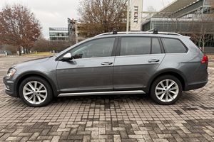 VOLKSWAGEN GOLF ALLTRACK SE 2017 D'OCCASION CÔTÉ GAUCHE/CÔTÉ DROIT - Product Image 2
