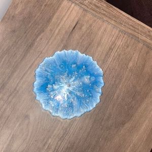 Ensemble de dessous-de-verre en résine faits à la main pour la décoration de table à manger moderne avec finition artistique brillante résistante à la chaleur style élégance - Product Image 6
