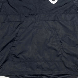 Veste coupe-vent d'hiver pour homme en toile imperméable de haute qualité, imprimée sur le devant, fabriquée au Pakistan, faible MOQ, vente chaude - Product Image 3