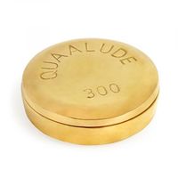 Pilulier de médecine en laiton artisanal vintage avec un design antique complexe pour un stockage sécurisé et élégant des pilules quotidiennes