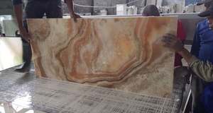 Dalle de marbre indonésien moderne et durable, polie, translucide, onyx brun pour la décoration murale des hôtels, 600*1200mm pour le hall, brossée - Product Image 6