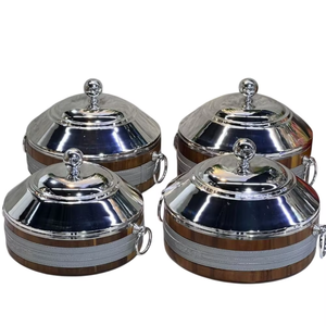 Casserole en métal et bois classique et durable MARVELOUS avec un design isolé antiadhésif qui préserve la couleur des légumes pendant la cuisson - Product Image 5