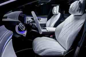 Berline électrique haut de gamme Pioneer 2024 d'occasion, conduite silencieuse et fluide, intérieur moderne spacieux, entretenu avec soin, provenant du Japon - Product Image 6