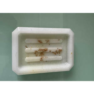 Juego de Baño de Diseño Contemporáneo en Resina Blanca con Acabado en Latón, Fácil de Limpiar - Product Image 6