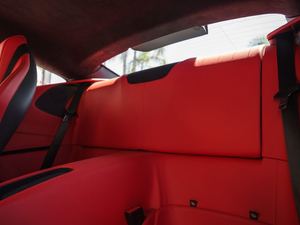 Coupé BIANCO AVUS RWD 2023 Usado en Excelentes Condiciones - Product Image 2