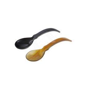 Cuchara para servir comida de cuerno de búfalo de diseño Simple hecha a mano altamente pulida tamaño personalizado mejor venta para uso doméstico Cena - Product Image 5