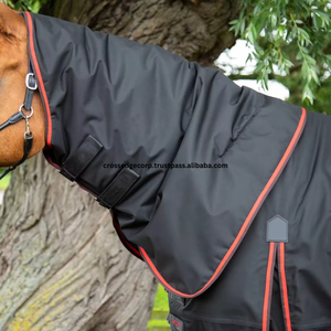 Vente en gros de tapis d'hiver pour chevaux à couverture complète tapis imperméable isolé en molleton d'hiver épais avec sangles et queue réglables - Product Image 2