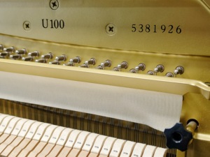 Piano Vertical Yamaha U100 de 88 Teclas con Teclado Contrapesado de Madera Sólida, Estilo Clásico, Montaje en Suelo, Instrumento Profesional U1 U2 - Product Image 6