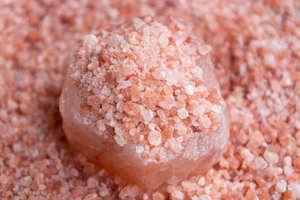 Talla de sal rosa del Himalaya de alta calidad de Vietnam, suministro natural a granel para decoración de terapia de cocina y artículos de regalo - Product Image 6