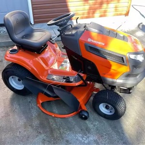 Tondeuse autoportée Kubota à essence avec siège, débroussailleuse pour l'entretien des jardins, fermes et sentiers - Product Image 5