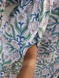 Vestido Maxi Estampado a Mano para Verano, Algodón Floral, Hecho a Mano, Sostenible para Todas las Temporadas - Product Image 3