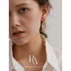 Orecchini Pendenti Minimalisti in Oro Massiccio, Design Leggero e Resistente all'Ossidazione, Ideali per Uso Quotidiano o Come Regalo - Product Image 1