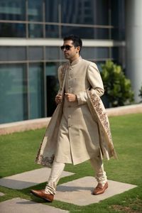 Dernière collection de vêtements de mariage élégants pour hommes Sherwanis Groom Wear Tenues ethniques Longs manteaux faits à la main avec Churidar Payjama - Product Image 2