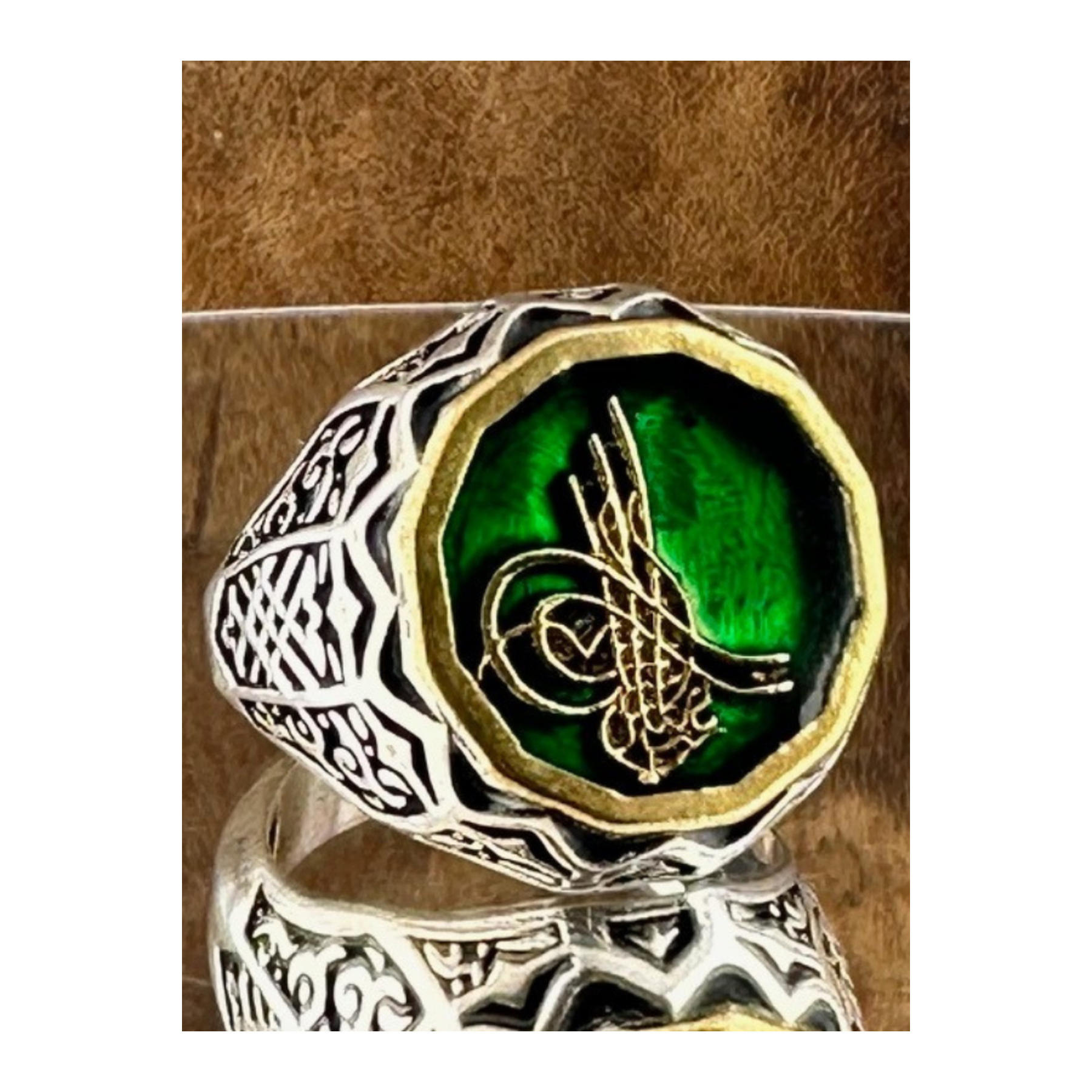 สีเขียว