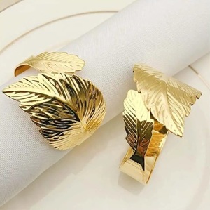 Anillos de Servilleta Metálicos con Diseño de Hoja y Brillo Dorado para Decoración de Mesa en Hogares, Bodas, Banquetes, Hoteles - Product Image 1