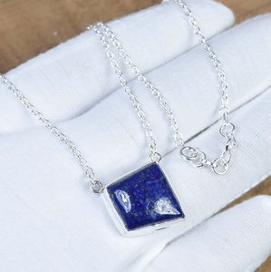Collier en argent sterling 925 pour femmes de créateur fait à la main pierre précieuse Lapis Lazuli naturelle bijoux fins chics pour le réglage de la lunette - Product Image 1