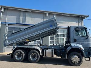 Nouveau FO RD 3542D 6X4 DIESEL 13.0L COULEUR GRIS SQUIRREL Transmission automatique Norme d'émission Euro 6 309KW - 420HP - Product Image 3