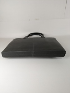 2024 nuevo bolso de mano de lujo personalizado de cuero genuino para ordenador portátil de negocios para hombres y mujeres al por mayor bolso de ordenador portátil de Color negro para uso de oficina - Product Image 5