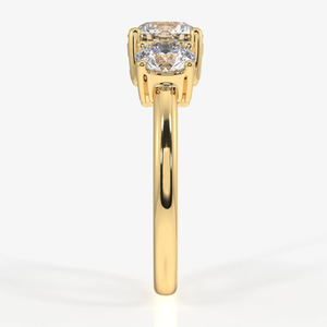 Bague de fiançailles à trois pierres en diamant de laboratoire de 2,5 carats, clarté VS, couleur EF, or jaune 14 carats, plaqué rhodium, certifiée IGI, pour femmes - Product Image 3