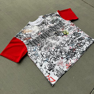 Camiseta Huili de Verano para Hombre, Estilo Urbano, con Estampado de Grafiti Personalizado, Bloques de Color y Pedrería, Talla Grande - Product Image 1
