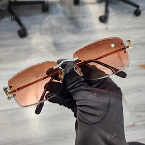 Artesanía de la más alta calidad Gafas de Sol para mujer Diseño de moda audaz Tonos naranjas VVS Tachonado Corte de diamante Anti-Reflectante GRA - Product Image 2