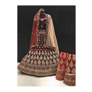 Lehenga Choli en velours exquis le plus vendu pour les vêtements de mariage de fête vêtements indiens et pakistanais d'Inde disponibles à la vente - Product Image 1