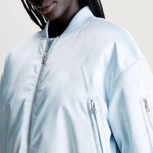 Chaqueta Universitaria Corta de Lana con Logotipo Personalizado para Mujer, Chaqueta Bomber de Satén de Alta Calidad, Estilo Vintage para Escuela y Universidad - Product Image 3