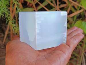 Cubo de piedra de selenita, artesanía de piedra de ágata artística con patrones orgánicos y belleza natural adecuada para regalar - Product Image 2