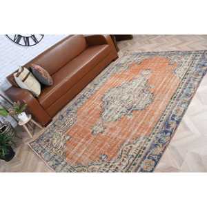 Tapis vintage 5,2 x 8,2 pieds, grand tapis turc, tapis oriental en laine orange et bleu - Product Image 5