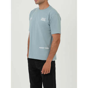 Camiseta Gráfica de Algodón 220 GSM, Corte Regular, Estilo Hip Hop, Fabricante OEM ODM, Logotipo Personalizado, Marca Privada, Transpirable para Hombre - Product Image 3