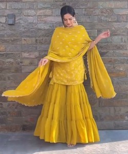 Modern Best Price Silk Top Pant Dupatta Set: Conjunto moderno de Top pantalón de seda dupatta disponible a los mejores precios, ofreciendo inmejorable - Product Image 6