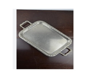 Plateau de service rectangulaire en acier inoxydable plaqué argent martelé avec poignée en métal Plateau décoratif de rangement en plaqué alimentaire - Product Image 1