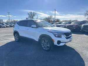 Blanc 2022 K-i-a Seltos LX AWD utilisé avec siège en tissu de direction gauche intérieur foncé roues en alliage capteurs de stationnement toit ouvrant - Product Image 4